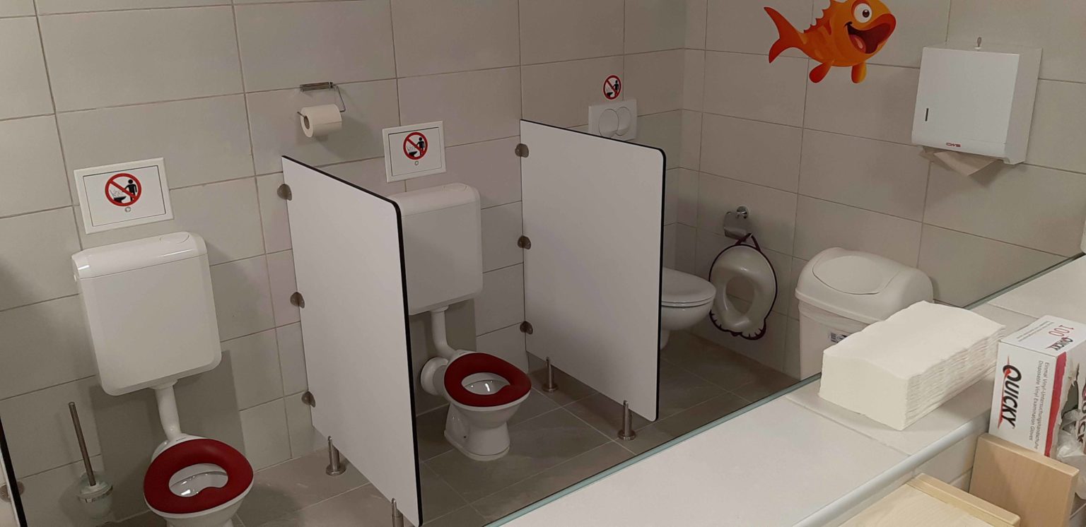 die Toiletten der Kinder